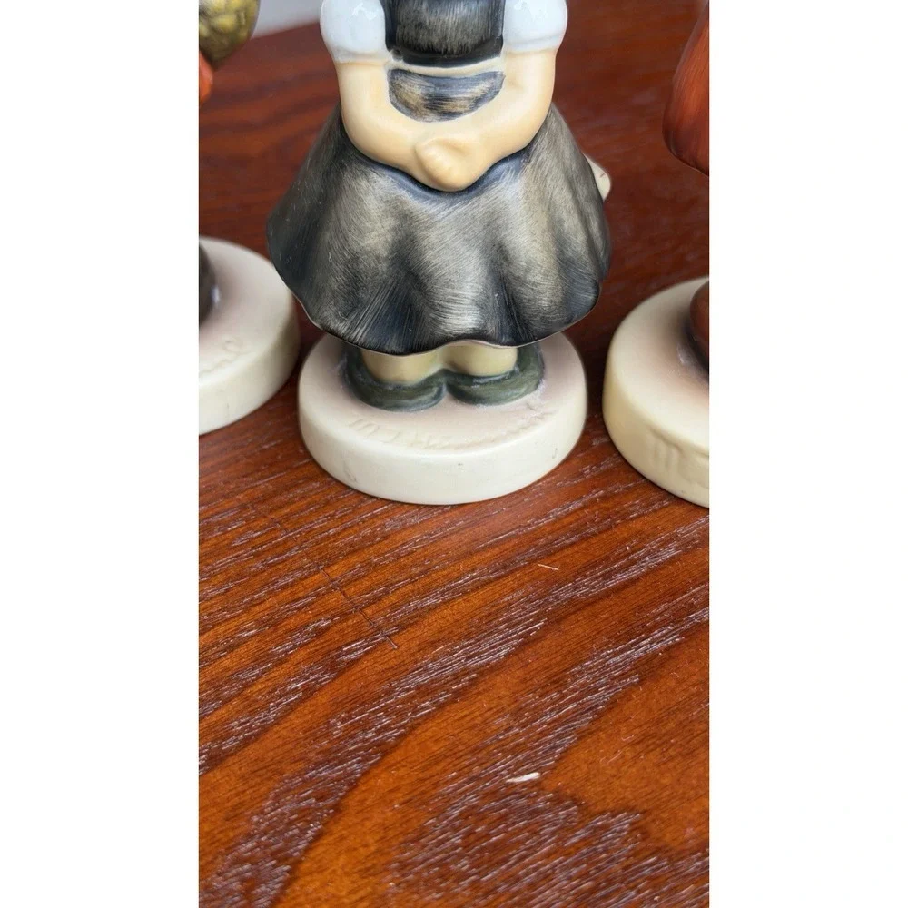 Lot of 4 Goebel Hummel Figurines Assorted Girls Children‎ Collectibles